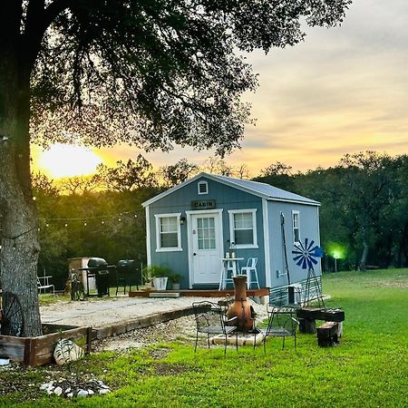 Tiny House - Our Little Piece Of Paradise Lakehills Exterior photo