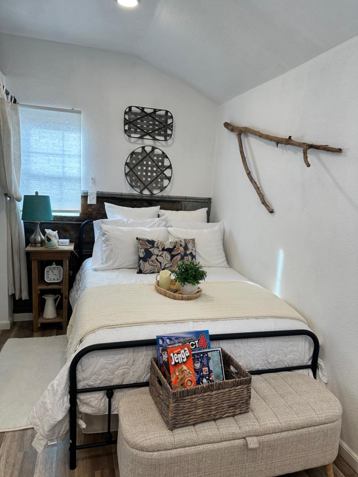 Tiny House - Our Little Piece Of Paradise Lakehills Exterior photo