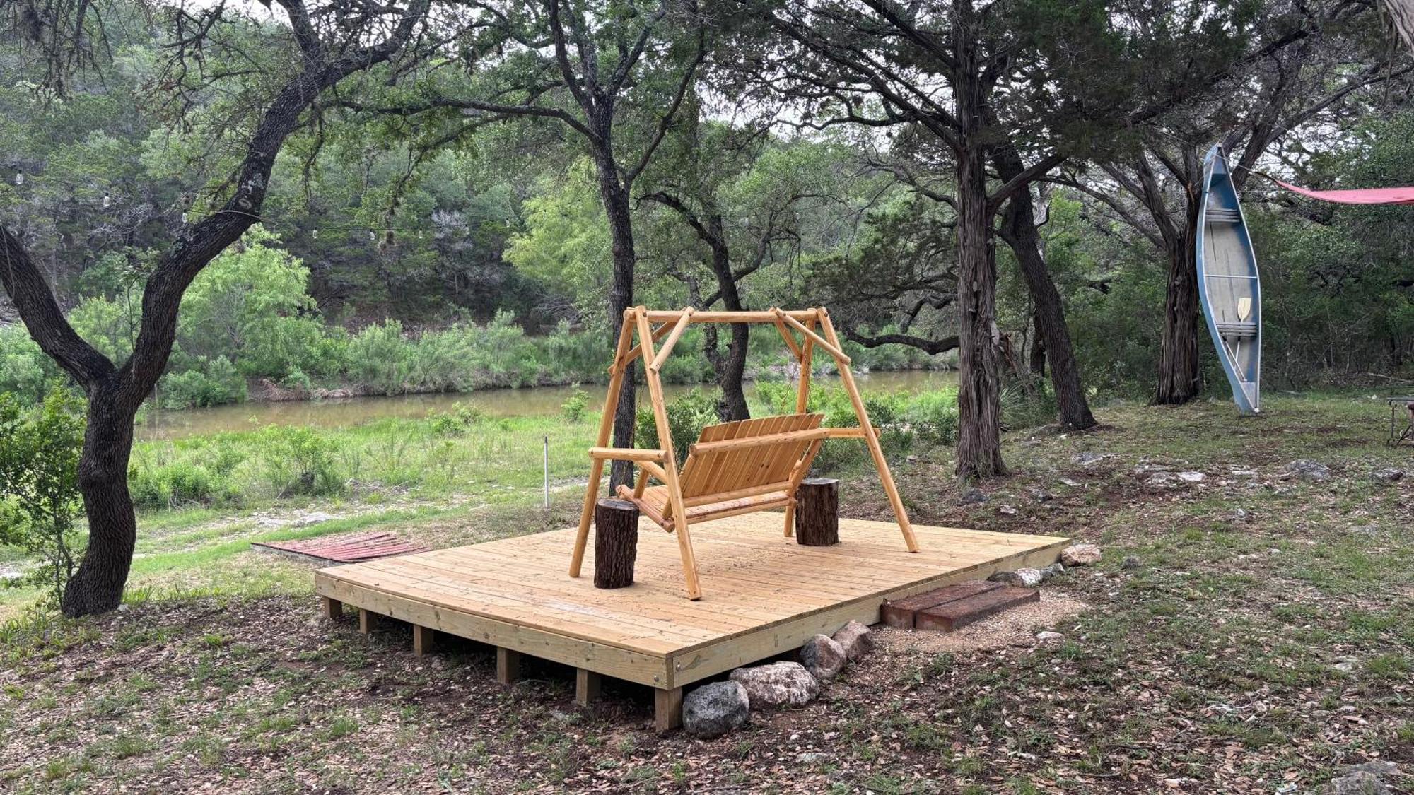 Tiny House - Our Little Piece Of Paradise Lakehills Exterior photo